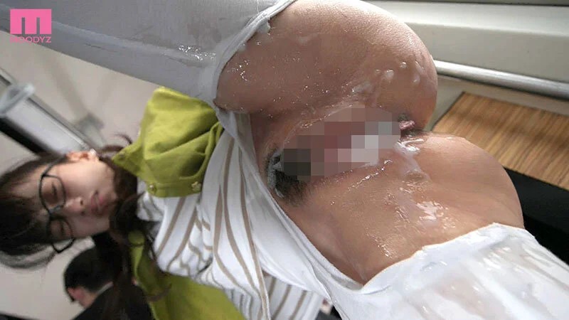地味めがね巨乳の人妻介護士をいいなり早漏体質にした尿失禁孕ませ痴●電車 天宮花南